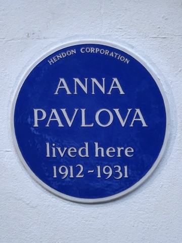 The plaque to Anna Pavlova at Ivy House