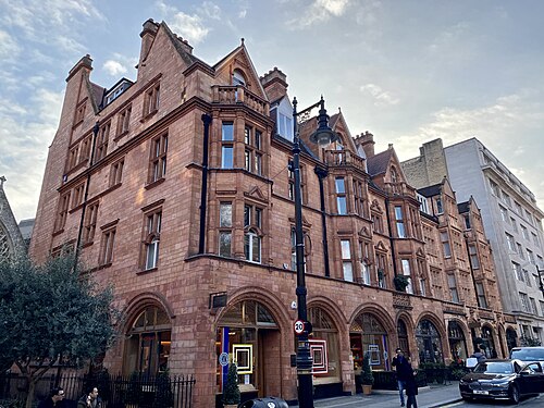 Red brick and pink terracotta on Mount Street, Mayfair