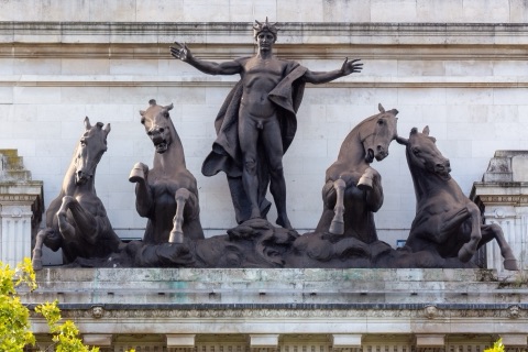 Phoebus and his horses on the roof of Australia House