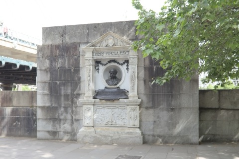 The Bazalgette memorial on the Embankment