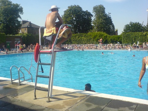 A photograph of Brockwell Lido.