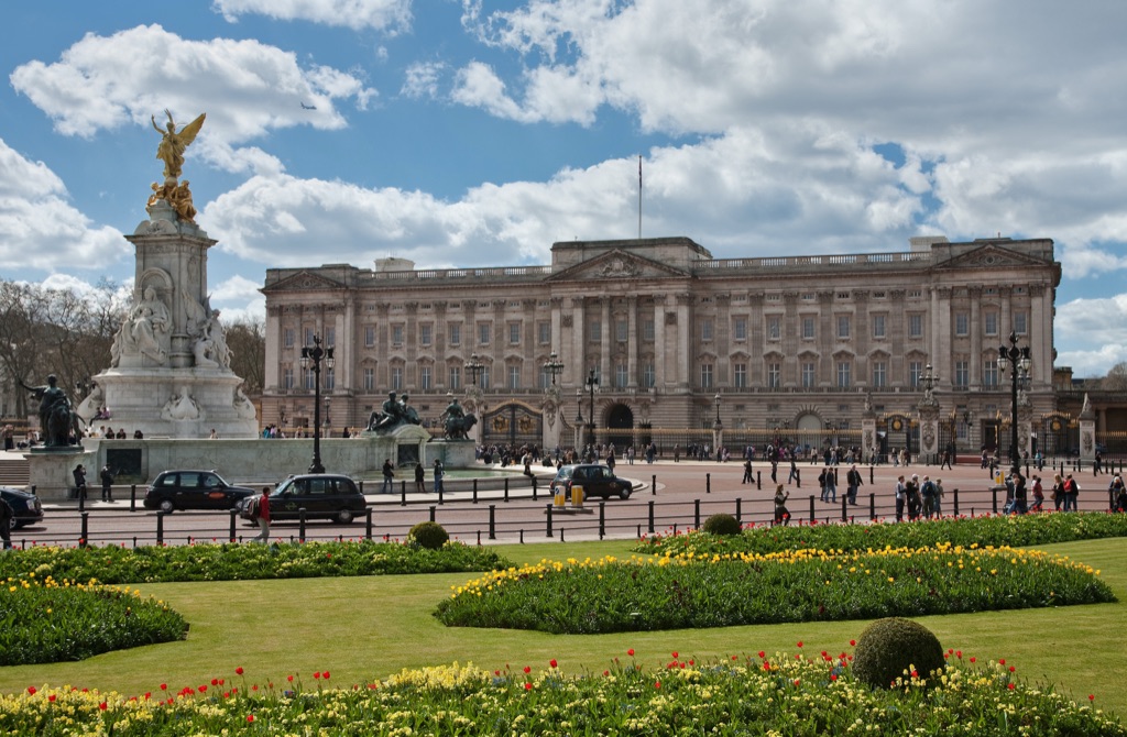 Buckingham Palace in London, England. taken by myself with a Canon 5D and 24-105mm f/4L IS lens