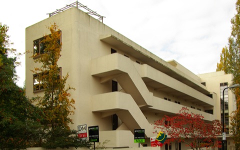 Isokon Flats, Lawn Road