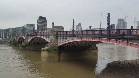A photograph of Lambeth Bridge.