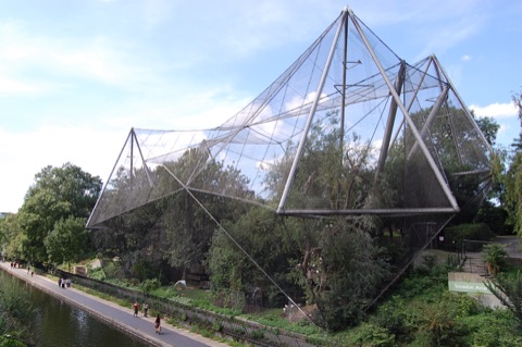 Snowdon Aviary at London Zoo, England. Designed by Cedric Price and Frank Newby