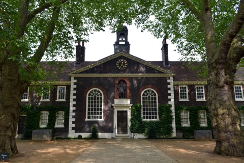 Front facade of the Geffrye Museum in July 2016
