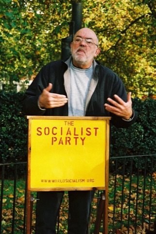 Danny Lambert of the Socialist Party of Great Britain addresses passers-by on Sunday, 31 October 2004 at Speakers' Corner , Hyde Park, London , England