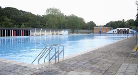 Tooting Bec Lido , taken by Nick Cooper 24 July 2008