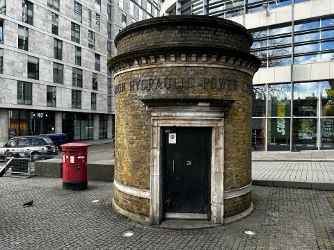 The Tower Subway entrance kiosk