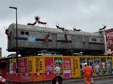 The train and its ants at Vinegar Yard